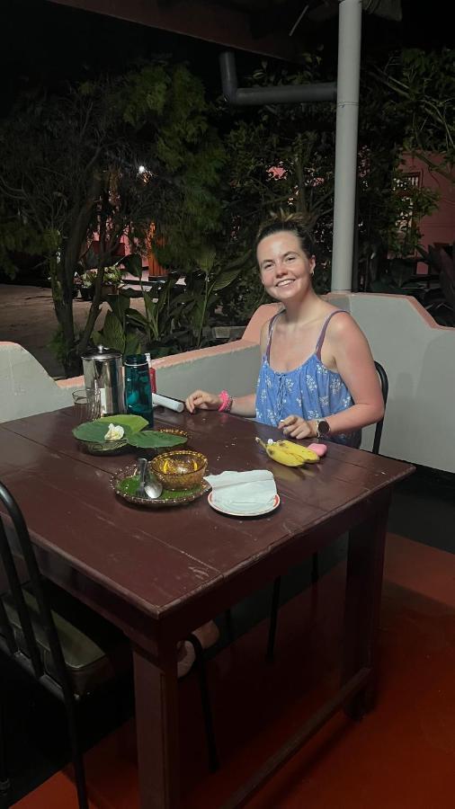 Coconut Leaf Shadow Guest Apartment นิลาเวลี ภายนอก รูปภาพ